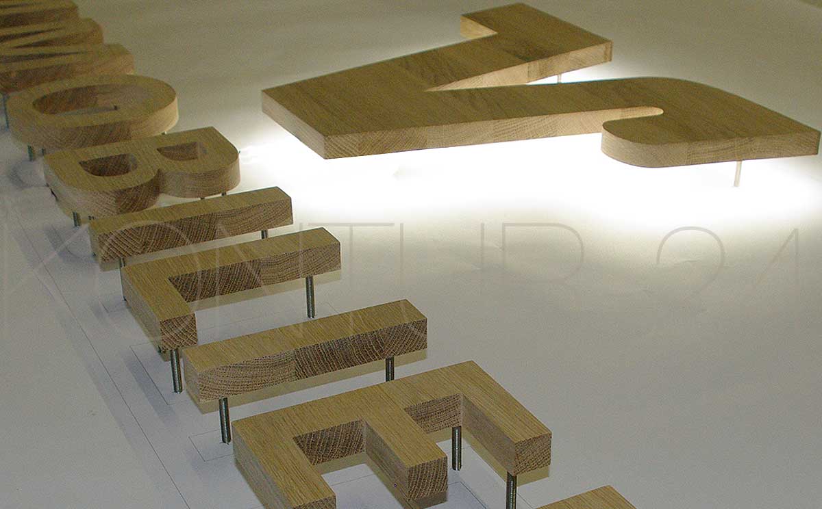 Holzbuchstaben Eiche 1-Schicht 19mm